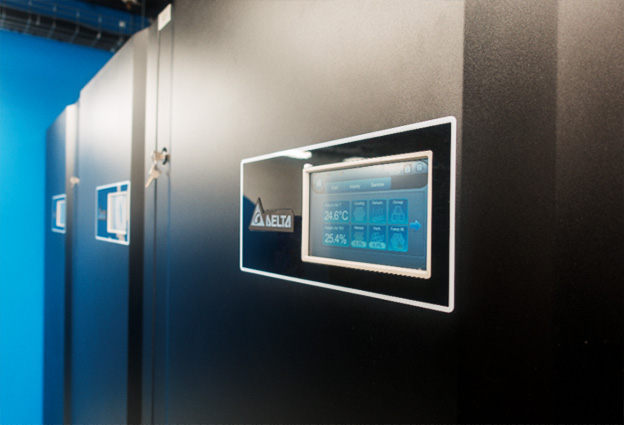 정밀 냉각 시스템의 로컬 LCD 모니터를 통해 온도와 습도와 같은 환경 지표를 모니터링하고 관리할 수 있다